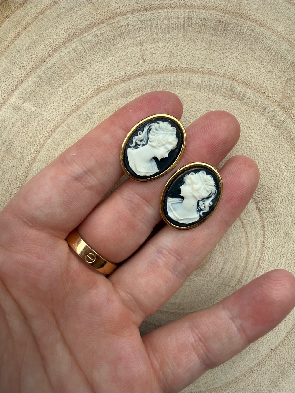 Vintage Black and White Cameo Clip on Earrings